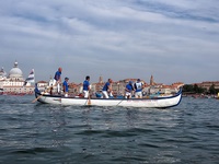 Ruderboot bei der Vogalonga