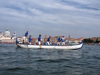 Ruderboot bei der Vogalonga