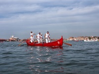 Ruderboot bei der Vogalonga