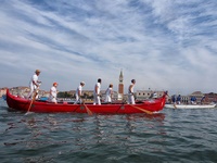 Ruderboot bei der Vogalonga